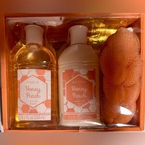 Honey Peach Shower Gel, Body Lotion Set, and Loofah/scrubbie. Great Gift!